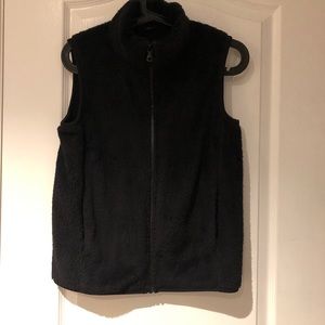 Uniqlo fuzzy vest